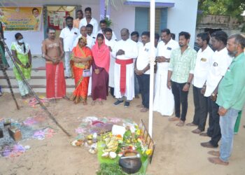 மாப்பிள்ளையூரணி ஊராட்சி மன்றம் சார்பில் தலைவர் சரவணக்குமார் தலைமையில் சமத்துவ பொங்கல் கொண்டாடப்பட்டது. 