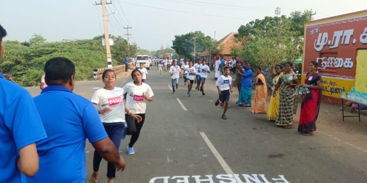 வேதாரணியத்தில் மினி மராத்தான் ஓட்டப்போட்டி நடைபெற்றது.