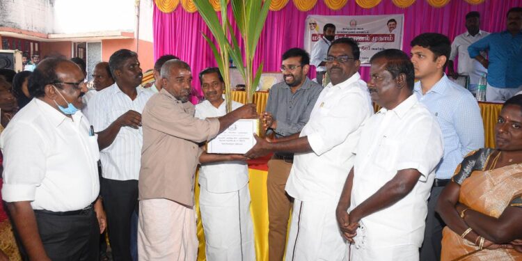 நாகப்பட்டினம் ஊராட்சி ஒன்றியம் குறிச்சி ஊராட்சியில் மக்கள் நேர்காணல் முகாமில் 159 பயனாளிகளுக்கு சுமார் ரூ.23 லட்சத்து 27 ஆயிரத்து 853 மதிப்பிலான நலத்திட்ட உதவிகளை மாவட்ட ஆட்சித்தலைவர் டாக்டர் அ.அருண்தம்புராஜ் வழங்கினார்.