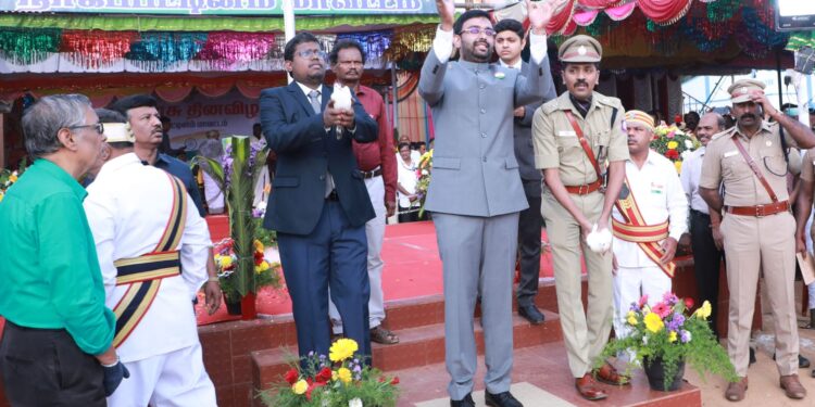 நாகப்பட்டினம் மாவட்டத்தில் நீர்வளத்துறை சார்பில் ஆசிய வளர்ச்சி வங்கி நிதியுதவியின் கீழ்; நடைபெற்ற உள்கட்டமைப்பு மேம்பாட்டு பணிகள் மற்றும் மறுகட்டுமானப் பணிகளை மாநில திட்டக்குழு துணைத்தலைவர் டாக்டர் ஜெ.ஜெயரஞ்சன் இன்று நேரில் பார்வையிட்டு ஆய்வு மேற்கொண்டார்.