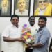 அமைச்சர் அனிதா ராதாகிருஷ்ணனிடம் தூத்துக்குடி திமுக கிழக்கு ஒன்றிய செயலாளரும், மாப்பிள்ளை பூரணி பஞ். தலைவருமான சரவணக்குமார் புத்தாண்டு வாழ்த்து தெரிவித்தார்