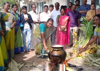 தூத்துக்குடி மாவட்ட ஊராட்சி மன்றம் சார்பில் தலைவர் பிரம்மசக்தி தலைமையில் சமத்துவ பொங்கல் கொண்டாடப்பட்டது.