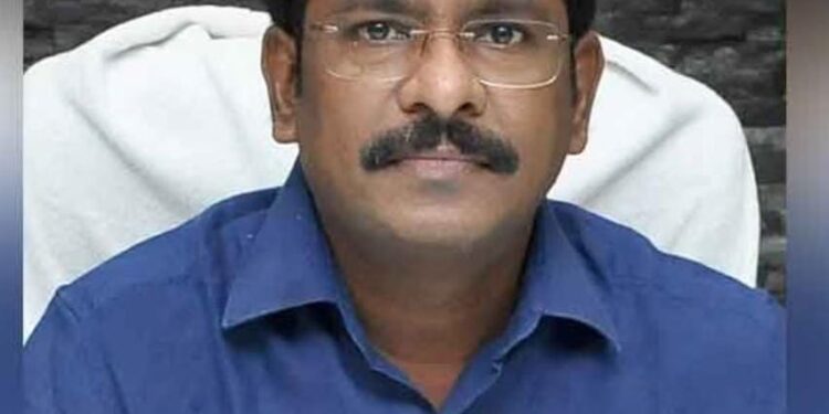 தமிழ்நாடு முழுவதும் 41 ஐஏஎஸ் அதிகாரிகள் அதிரடி மாற்றம்: செய்தித்துறை இயக்குநர் ஜெயசீலன் மாற்றப்பட்டு மோகன் நியமனம்