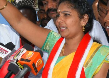 சென்னை கடலில் பேனா அமைக்க சீமானுக்கு ஆதரவாக தூத்துக்குடி மக்கள் நல உரிமை அமைப்பாளர் அருணாதேவி ரமேஷ் பாண்டியன் கண்டனம்