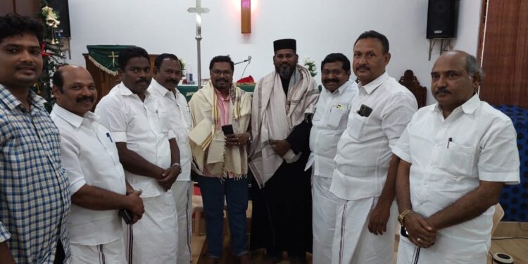 ஈரோடு கிழக்கு சட்டமன்ற தொகுதி அதிமுக வேட்பாளருக்கு முன்னாள் அமைச்சர் தூத்துக்குடி சி.த.செல்லப்பாண்டியன் ஆதரவு திரட்டினார்.