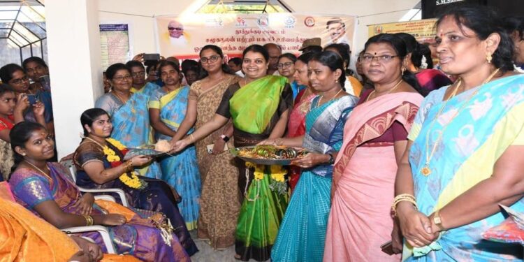 தூத்துக்குடி மாவட்டத்தில் முதலமைச்சரின் உன்னத திட்டங்களுக்கு முட்டுக்கட்டை போடும் அரசு அதிகாரிகள்   அமைச்சர் கீதாஜீவன், கலெக்டர் செந்தில்ராஜ் சாட்டையை சுழற்றுவார்களா?