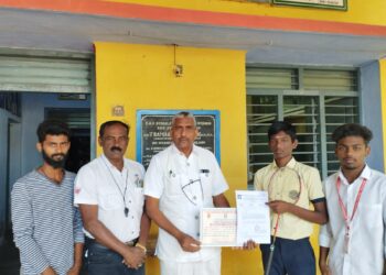 தூத்துக்குடி பள்ளி மாணவர் தேசிய பூப்பந்து போட்டிக்கு தகுதி