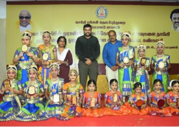 நாகப்பட்டினம் மாவட்டம் புதிய பேருந்து நிலையம் அருகிலுள்ள அவுரித்திடலில் செய்தி மக்கள் தொடர்புத் துறையின் சார்பில் அமைக்கப்பட்டிருந்த ஓயா உழைப்பின் ஓராண்டு – கடைகோடி தமிழரின் கனவுகளை தாங்கி தமிழக அரசின் சாதனை விளக்க புகைப்படக் கண்காட்சி நிறைவு விழாவில் மாவட்ட ஆட்சித்தலைவர் டாக்டர்.அ.அருண்தம்புராஜ் கலந்துகொண்டார். 