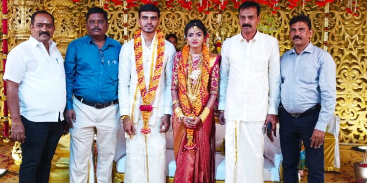 தூத்துக்குடி தென்பாகம் காவல் ஆய்வாளர் இல்லத்திருமண விழா  அரசு உயரதிகாரிகள், தொழிலதிபர்கள், பத்திரிகையாளர்கள் நேரில் வாழ்த்து