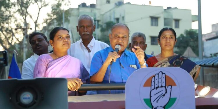 ஈரோட்டில் காங்கிரஸ் வேட்பாளர் இளங்கோவனை ஆதரித்து அமைச்சர் கீதாஜீவன், அதியமான் தீவிர பிரச்சாரம்