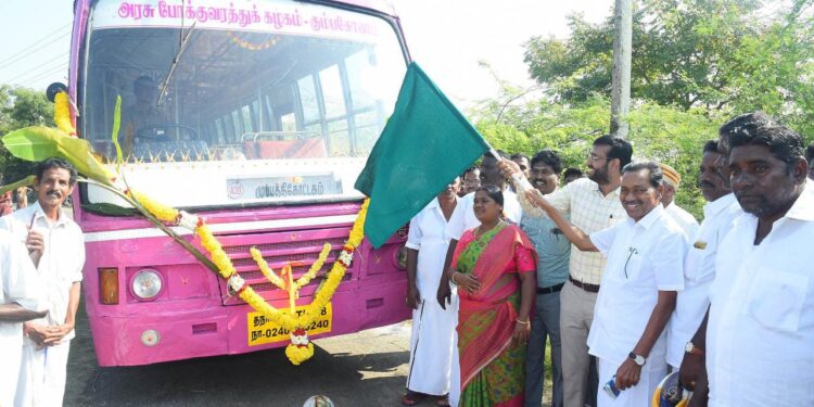 நாகப்பட்டினம் மாவட்டம் கீழ்வேளுர் வட்டம் முப்பத்திகோட்டகம் கிராமம் முதல் திருவாரூர் என்ற வழித்தடத்தில் பேருந்து வசதியினை மாவட்ட ஆட்சித்தலைவர் டாக்டர்.அ.அருண்தம்புராஜ் இன்று இன்று தொடங்கி வைத்தார்.