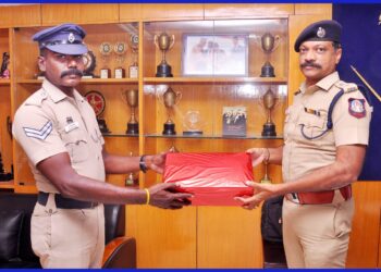 35 ஆயிரம் மதிப்புள்ள மின் மோட்டாரை திருடி சென்ற இரண்டு நபர்களை துரத்தி பிடித்து கைது செய்த காவலருக்கு பாராட்டு.