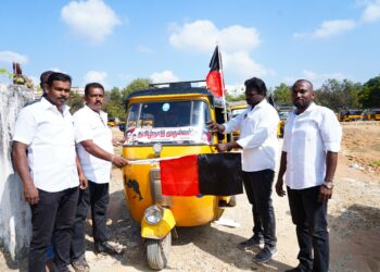 ஸ்டாலின் பிறந்த நாள் கொண்டாட்டம் களைகட்ட துவங்கியது.   தூத்துக்குடியை கலக்கும் ஜோயலின் ஆட்டோ விளம்பரம்