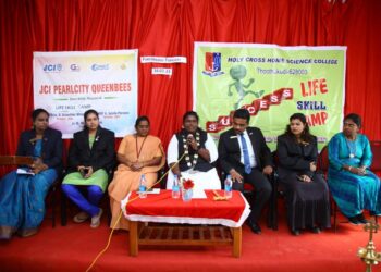 தூத்துக்குடி ஜேசிஐ பியர்ல் சிட்டி சார்பில் வாழ்க்கை திறன் முகாம் நடைபெற்றது.