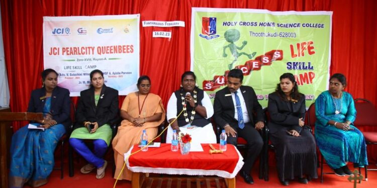 தூத்துக்குடி ஜேசிஐ பியர்ல் சிட்டி சார்பில் வாழ்க்கை திறன் முகாம் நடைபெற்றது.