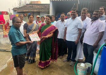 ஈரோட்டில் அதிமுக டெபாசிட் இழக்க வேண்டும். அமைச்சர் கீதாஜீவன் மார்க்கன்டேயன் எம்.எல்.ஏ வாக்காளர்களிடம் வேண்டுகோள்