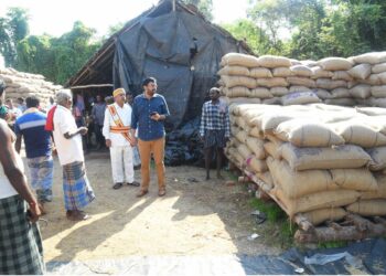 நாகப்பட்டினம் மாவட்டம் கீழ்வேளுர் ஊராட்சி ஒன்றியத்திற்குட்பட்ட பகுதிகளில் நடைபெற்றுவரும் வளர்ச்சித்திட்ட பணிகளை மாவட்ட ஆட்சித்தலைவர் டாக்டர் அ.அருண்தம்புராஜ் நேரில் பார்வையிட்டு ஆய்வு மேற்கொண்டார்