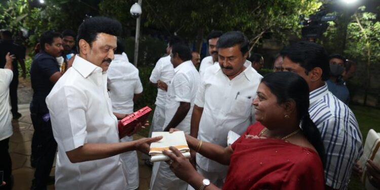 ஈரோடு கிழக்கு தொகுதி வெற்றியை முதலமைச்சரிடம் சமர்ப்பிப்போம் – அமைச்சர் கீதாஜீவன் சூளுரை!!!