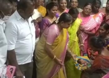 முதல்வர் மு.க.ஸ்டாலின் பிறந்த நாளையொட்டி தூத்துக்குடி அரசு மருத்துவ மனையில் பிறந்த 16 குழந்தைகளுக்கு தங்க மோதிரம் – அமைச்சர் கீதாஜீவன் வழங்கினார்.