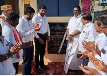 நாகப்பட்டினம் நகராட்சிக்கு உட்பட்ட பகுதிகளில் புதிய அங்கன்வாடி மைய கட்டிடத்தை மாவட்ட ஆட்சித்தலைவர் டாக்டர் அ.அருண்தம்புராஜ் தமிழ்நாடு மீன்வளர்ச்சிக் கழக தலைவர் என்.கௌதமன் நாகப்பட்டினம் சட்டமன்ற உறுப்பினர் ஜெ.முகமது ஷா நவாஸ் ஆகியோர் இன்று திறந்து வைத்தார்கள்.