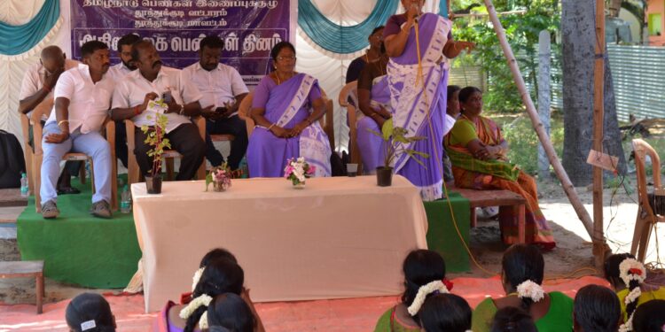 திமுக ஆட்சியில் தான் பெண்களுக்கு ஏராளமான நன்மைகள் மாப்பிள்ளையூரணி பெண்கள் தின விழாவில் ஊராட்சி மன்ற தலைவர் சரவணக்குமார் பேசினார்.