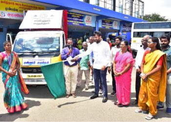 பள்ளிக்கல்வித்துறை சார்பில் “எண்ணும் எழுத்தும் கற்றலை – கொண்டாடுவோம்”; விழிப்புணர்வு பிரச்சார வாகனத்தை கலேக்டர் அருண்தம்புராஜ் தொடங்கி வைத்தார்.