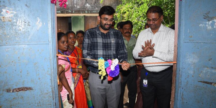 நாகப்பட்டினம் மாவட்டம் கீழ்வேளுர் ஊராட்சி ஒன்றியம் வடக்கு பனையூர் கிராமத்தில் உள்ள ஊராட்சி ஒன்றிய நடுநிலைப் பள்ளியில் பசுமையான மற்றும் தூய்மையான பள்ளிக்கான விருது வழங்கும் விழா மாவட்ட ஆட்சித்தலைவர் டாக்டர் அ.அருண்தம்புராஜ் தலைமையில் இன்று நடைபெற்றது.