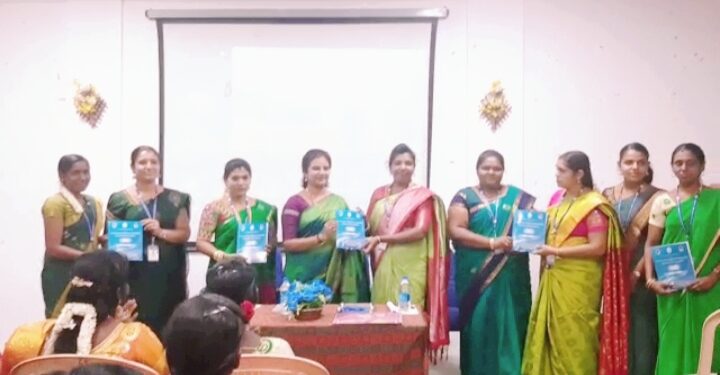 தூத்துக்குடி கல்லூரியில் அறிவியல் கருத்தரங்கம் நடைபெற்றது.