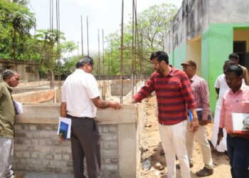 நாகப்பட்டினம் மாவட்டம் திருமருகல் ஊராட்சி ஒன்றியத்திற்குட்பட்ட பகுதிகளில் நடைபெற்று வரும் வளர்ச்சி திட்ட பணிகளை மாவட்ட ஆட்சித்தலைவர் டாக்டர் அ.அருண்தம்புராஜ் நேரில் பார்வையிட்டு ஆய்வு மேற்கொண்டார்.