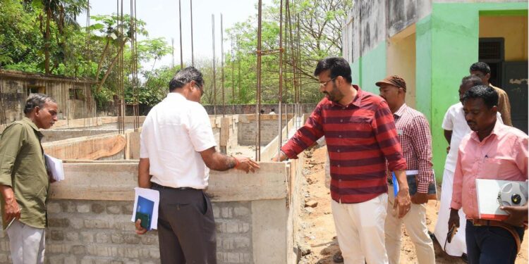 நாகப்பட்டினம் மாவட்டம் திருமருகல் ஊராட்சி ஒன்றியத்திற்குட்பட்ட பகுதிகளில் நடைபெற்று வரும் வளர்ச்சி திட்ட பணிகளை மாவட்ட ஆட்சித்தலைவர் டாக்டர் அ.அருண்தம்புராஜ் நேரில் பார்வையிட்டு ஆய்வு மேற்கொண்டார்.