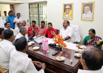 தூத்துக்குடி மாநகராட்சி மண்டலம் வாரியாக மண்டல வளர்ச்சி குறித்த ஆலோசனை கூட்டம் மேயர் ஜெகன் பெரியசாமி தலைமையில் நடைபெற்றது