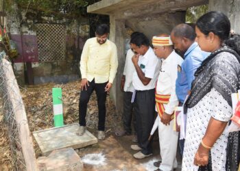 நாகப்பட்டினம் மாவட்டம் கீழ்வேளுர் ஊராட்சி ஒன்றியத்திற்குட்பட்ட பகுதிகளில் நடைபெற்றுவரும் வளர்ச்சித்திட்ட பணிகளை மாவட்ட ஆட்சித்தலைவர் டாக்டர் அ.அருண்தம்புராஜ் நேரில் பார்வையிட்டு ஆய்வு மேற்கொண்டார்.