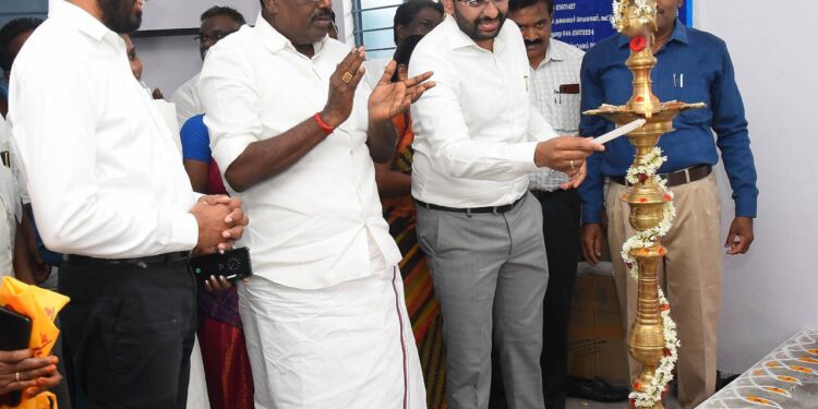 நாகப்பட்டினம் மாவட்டம் நம்பியார் நகரில் வருவாய் மற்றும்பேரிடர் மேலாண்மைத்துறை சார்பில் ரூ.635 இலட்சம் மதிப்பீட்டில் பேரிடர் மீட்பு மைய (புயல் பாதுகாப்பு மையம்) கட்டடம் கட்டும் பணிக்கான பூமி பூஜை மற்றும் நாகப்பட்டினம் ஊராட்சி ஒன்றியம் பெருங்கடம்பனூர் ஊராட்சியில் ரூ.16 இலட்சம் மதிப்பீட்டில் நியாய விலைக்கடையினை மாவட்ட ஆட்சித்தலைவர் டாக்டர் அ.அருண்தம்புராஜ் இன்று தொடங்கி வைத்தார்.