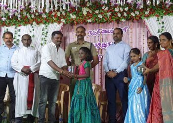 இதுவரை இப்படி ஒரு பஞ்சாயத்து தலைவரை பார்த்ததே கிடையாது, எதை சொன்னாலும் அதை முழுமையாக செய்து காட்டுபவர் பஞ். சரவணன் :      பள்ளி ஆண்டு விழாவில்   பாதர் நெல்சன் ராஜ் புகழாரம்!!