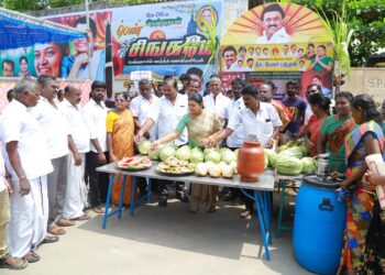 தூத்துக்குடியில் நீர்மோர் பந்தலை அமைச்சர் கீதாஜீவன், மேயர் ஜெகன் பெரியசாமி திறந்து வைத்தனர்.