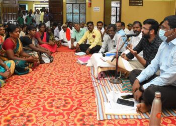 நாகப்பட்டினம் மாவட்டம் திருமருகல் ஊராட்சி ஒன்றியம் திருப்புகலூர் ஊராட்சியில் மே 1 தொழிலாளர் தினத்தை முன்னிட்டு நடைபெற்ற கிராமசபை கூட்டத்தில் மாவட்ட ஆட்சித்தலைவர் டாக்டர்.அ.அருண்தம்புராஜ், கலந்து கொண்டார்.