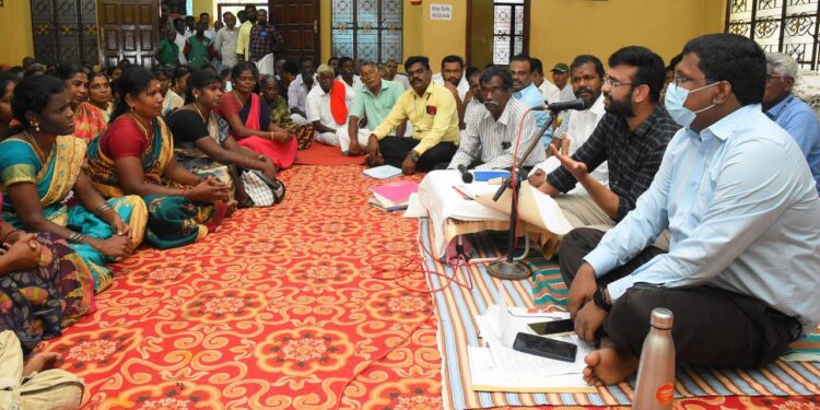 நாகப்பட்டினம் மாவட்டம் திருமருகல் ஊராட்சி ஒன்றியம் திருப்புகலூர் ஊராட்சியில் மே 1 தொழிலாளர் தினத்தை முன்னிட்டு நடைபெற்ற கிராமசபை கூட்டத்தில் மாவட்ட ஆட்சித்தலைவர் டாக்டர்.அ.அருண்தம்புராஜ், கலந்து கொண்டார்.