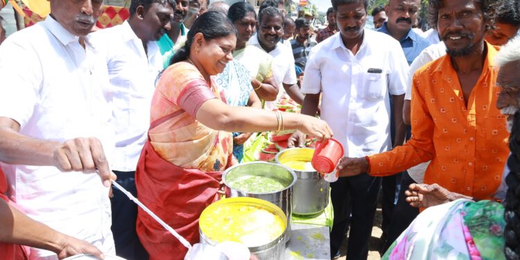 தூத்துக்குடி பத்திரிகையாளர்களுக்கு உலக பத்திரிக்கையாளர் தின வாழ்த்துக்களை அமைச்சர் கீதா ஜீவன், மேயர் ஜெகன் பெரியசாமி தெரிவித்தனர்