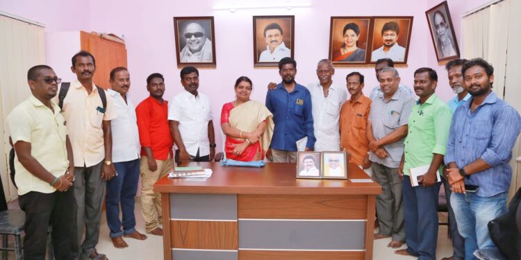 தூத்துக்குடி பத்திரிகையாளர்களுக்கு உலக பத்திரிக்கையாளர் தின வாழ்த்துக்களை அமைச்சர் கீதா ஜீவன், மேயர் ஜெகன் பெரியசாமி தெரிவித்தனர்