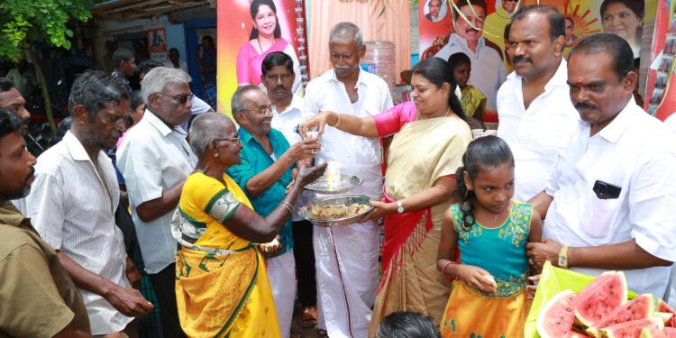 தூத்துக்குடி மாநகராட்சி பகுதியில் நடைபெறும் பணிகளை மேயர் ஜெகன் பெரியசாமி ஆய்வு மேற்கொண்டார்.