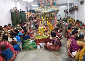 தூத்துக்குடியில் சிவன் கோவிலில் சித்ராபௌர்ணமியை முன்னிட்டு 504 மாவிளக்கு பூஜை நடைபெற்றது.