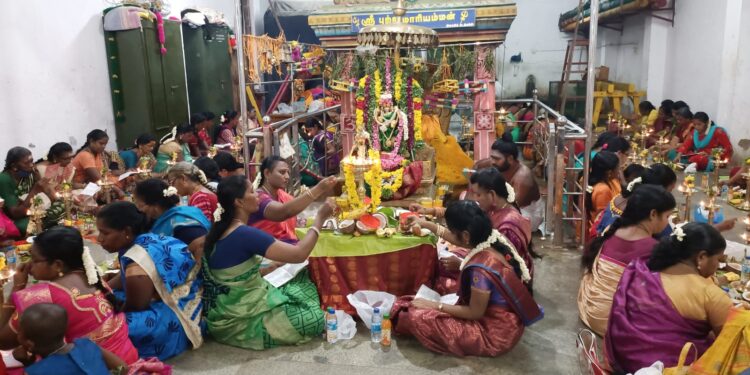 தூத்துக்குடியில் சிவன் கோவிலில் சித்ராபௌர்ணமியை முன்னிட்டு 504 மாவிளக்கு பூஜை நடைபெற்றது.