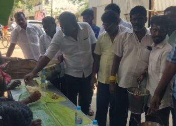 தூத்துக்குடி செல்வவிநாயகபுரம் பத்திரகாளியம்மன் கோவில் கொடை விழா மேயர் ஜெகன் பெரியசாமி அன்னதானத்தை தொடங்கி வைத்தார். அமைச்சர் கீதாஜீவன் சாமிதரிசனம் செய்தார்.