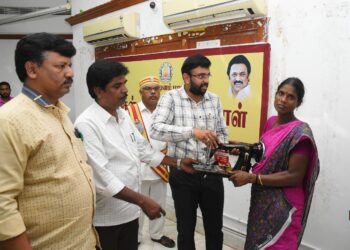 நாகப்பட்டினம் மாவட்ட ஆட்சியர் அலுவலகத்தில்வாராந்திர மக்கள் குறைதீர்க்கும் நாள் கூட்டம் மாவட்ட ஆட்சித்தலைவர்   டாக்டர் அ.அருண்தம்புராஜ் தலைமையில்   நடைபெற்றது.