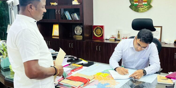 மாப்பிள்ளையூரணி ஊராட்சி சாலைகளில் உள்ள ஆக்கிரமிப்புகளை அகற்ற நடவடிக்கை எடுக்க வேண்டும் என தலைவர் சரவணக்குமார் கலெக்டரிடம் கோரிக்கை