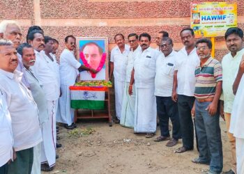 முன்னாள் பாரத பிரதமர் ராஜீவ்காந்தி 32வது நினைவு தினத்தை முன்னிட்டு. மாவட்ட காங்கிரஸ் கட்சி சார்பில் மாலை அணிவித்து மரியாதை