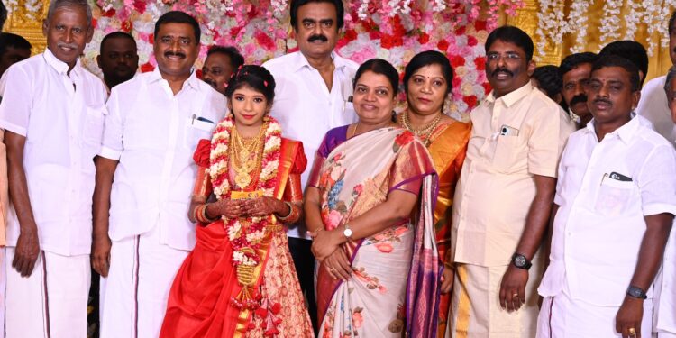 தூத்துக்குடி திமுக அன்பழகன் இல்லவிழா அமைச்சர் கீதாஜீவன் மார்க்கன்டேயன் எம்.எல்.ஏ மேயர் ஜெகன் பெரியசாமி வாழ்த்தினார்கள்.