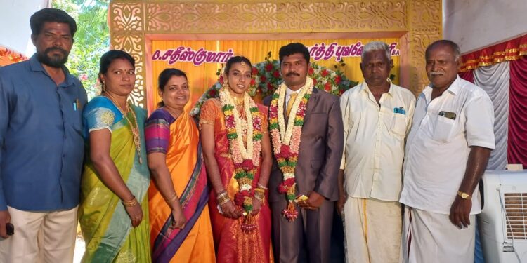 தூத்துக்குடி செய்தியாளர்கள் இல்ல விழா அமைச்சர் மேயர் முன்னாள் அமைச்சர் பஞ். தலைவர் உள்ளிட்ட பலர் வாழ்த்து.