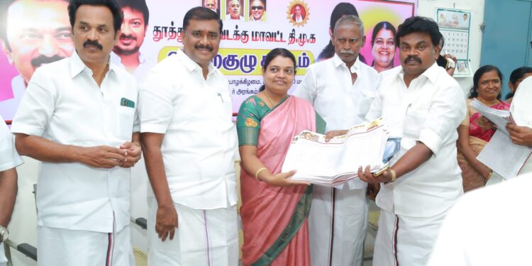 கலைஞர் நூற்றாண்டு விழாவை வடக்கு மாவட்டம் முழுவதும் சிறப்பாக கொண்டாடி 2024 தேர்தலில் வெற்றி பெற வேண்டும். அமைச்சர் கீதாஜீவன் பேசினார்.