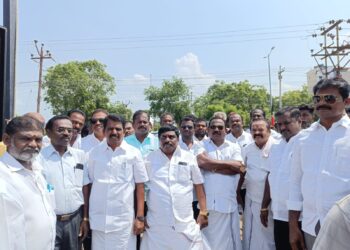 தமிழக முதல்வர் ஸ்டாலின் பதவி விலக கோரி தூத்துக்குடியில் அதிமுக ஆர்ப்பாட்டம் – முன்னாள் அமைச்சர்கள் செல்லப்பாண்டியன், சண்முகநாதன் பங்கேற்பு